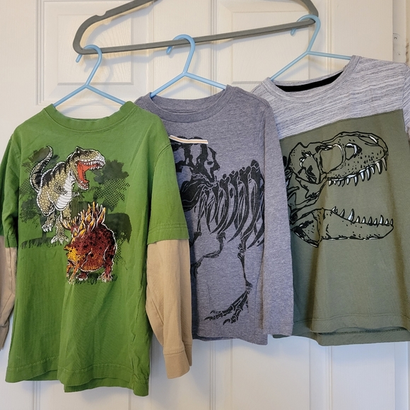 Bundle of 3 Dinsaur Shirts - Picture 1 of 8